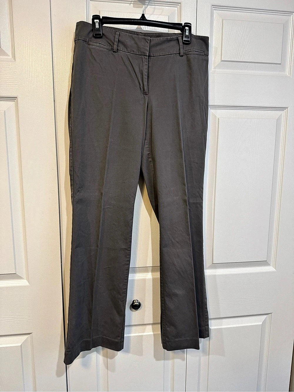 LOFT Straight Leg Pants in Gray Size 8